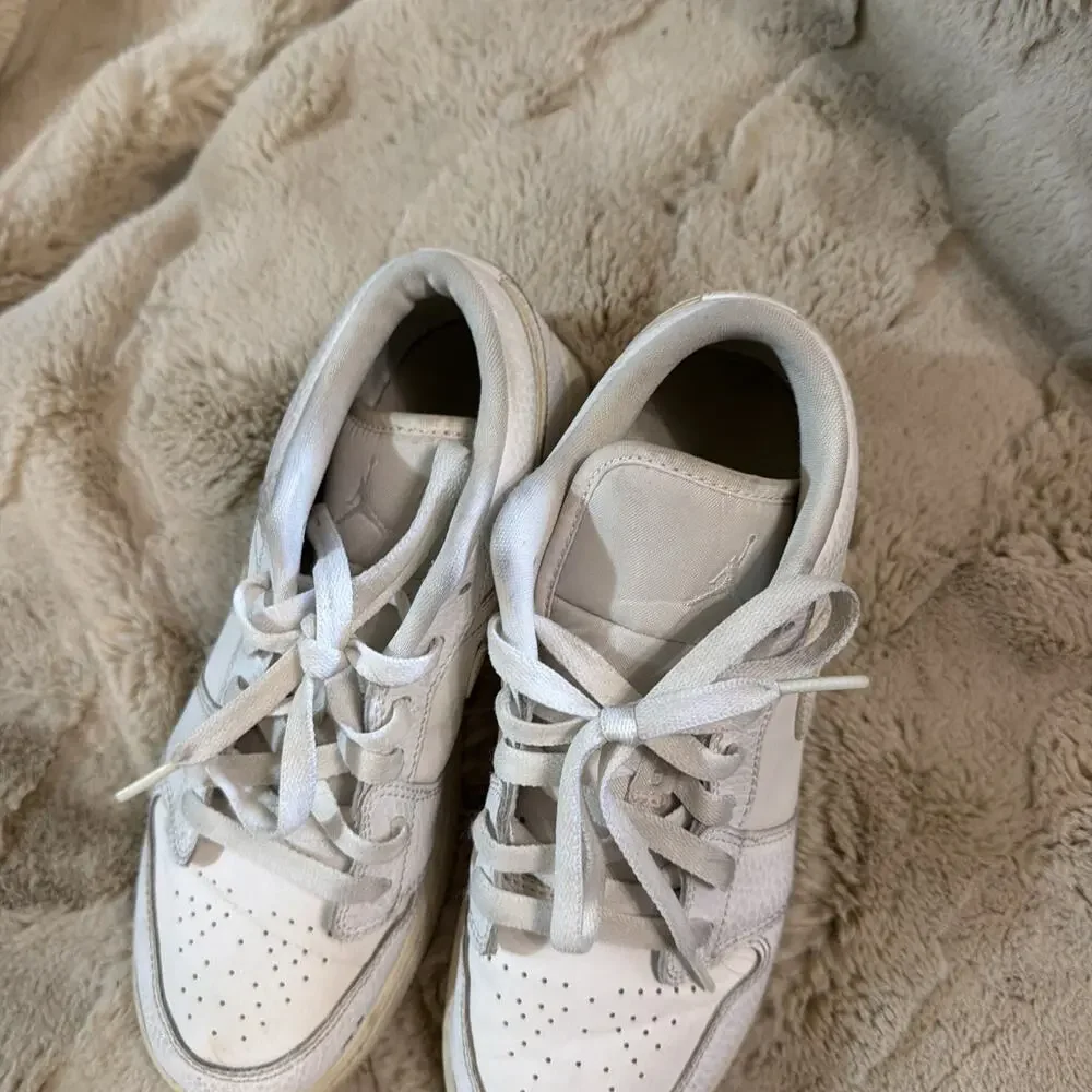 Nike Air Jordan 1 Low Triple White Size 5Y